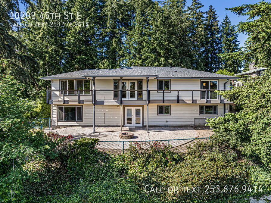 10203 45th St E, Edgewood property image